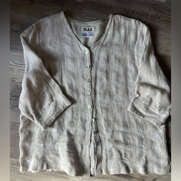 EUC FLAX linen oversized woman’s button up top. Size medium - Picture 2 of 5